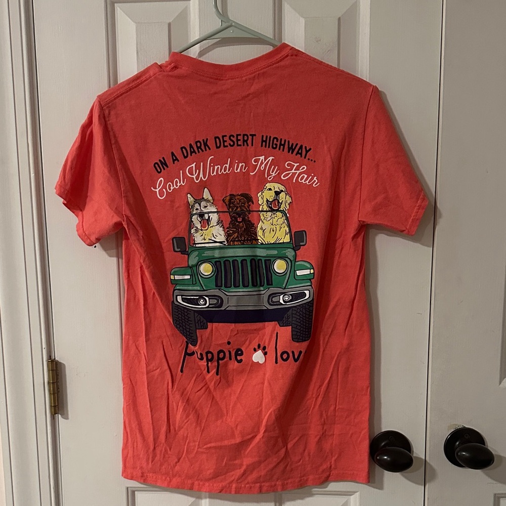 Puppy Love Dark Desert Highway The Eagles Coral Graphic T-Shirt Size Small S